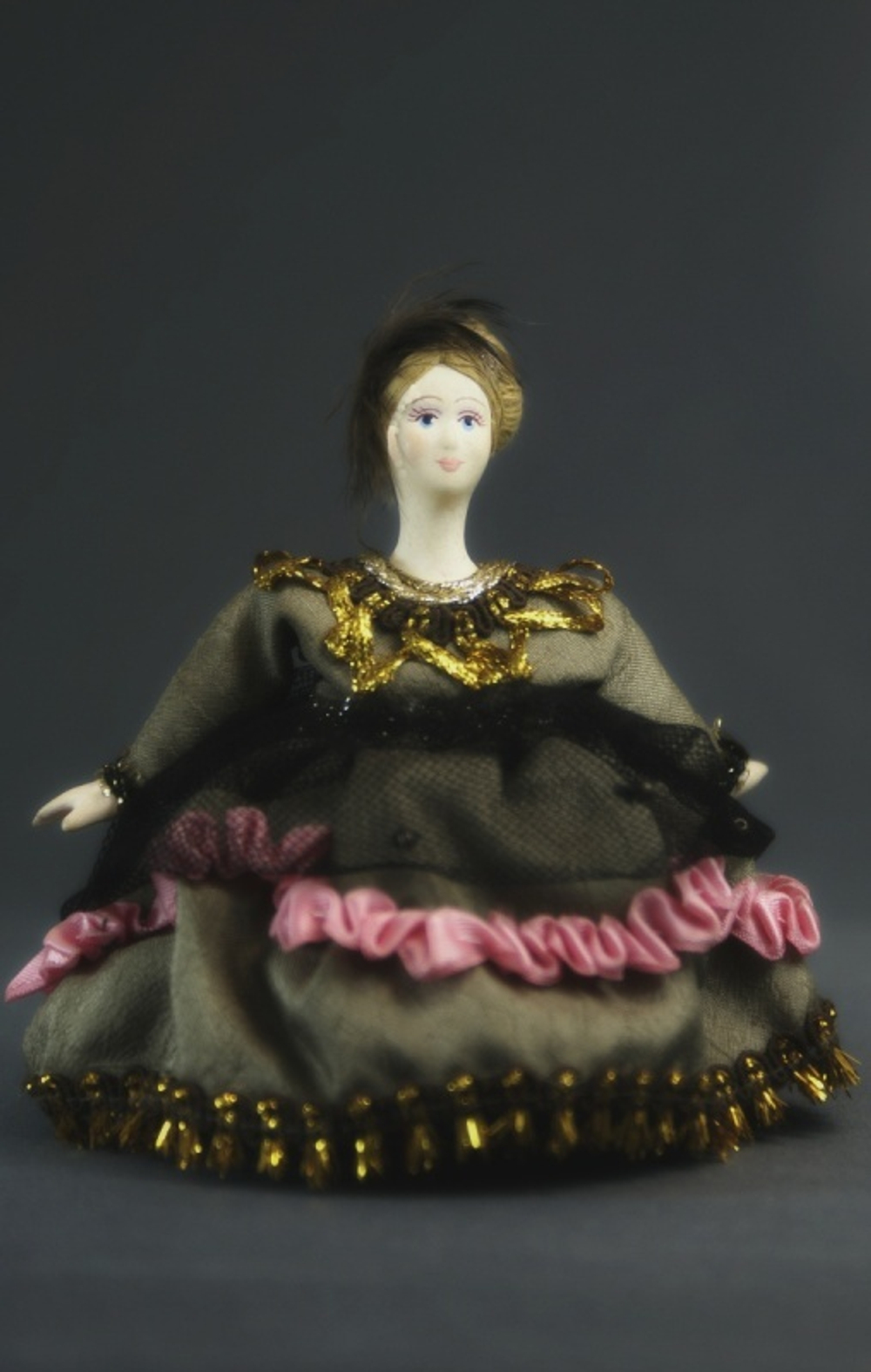 Кукла-шкатулка Дама в маскарадном костюме 19 века