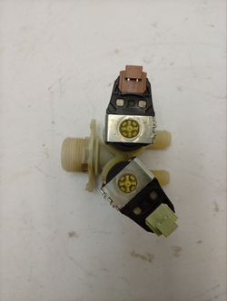 ZWQ5105 кт13 Клапан подачи воды 2x180 к стиральным машинам Electrolux AEG Zanussi 1325186110 б/у