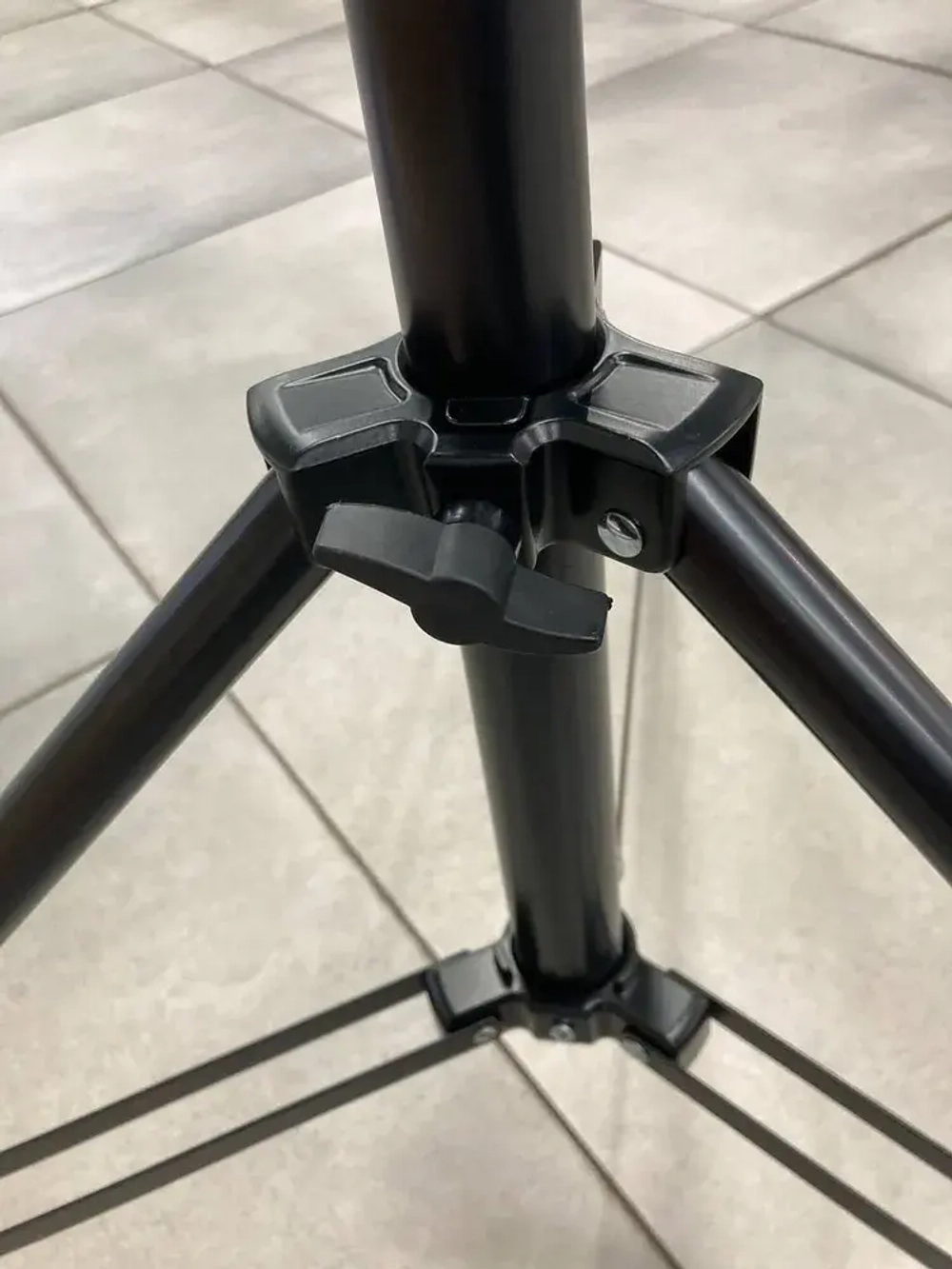 Стойка Zhiyun Light Stand для света 2,8 м, 3 секции, амортизированная (C000586)