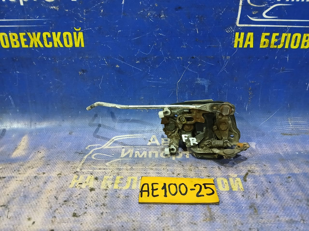 Замок двери передней правой TOYOTA SPRINTER 1991