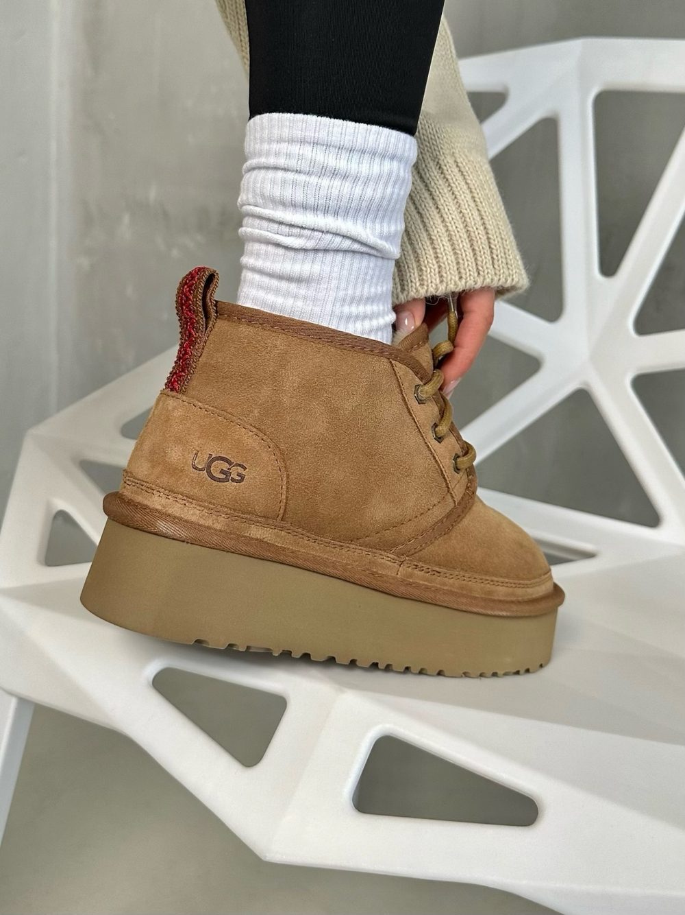 UGG