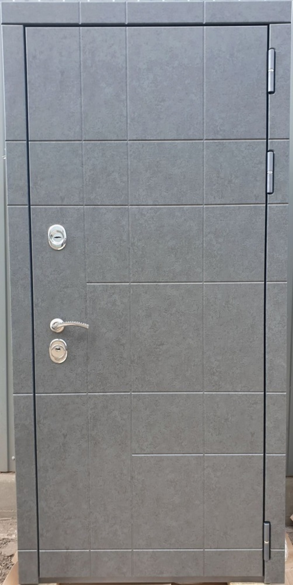 Входная металлическая дверь с зеркалом ReX (РЕКС) 21 Штукатурка графит / ФЛ-299 Бетон светлый