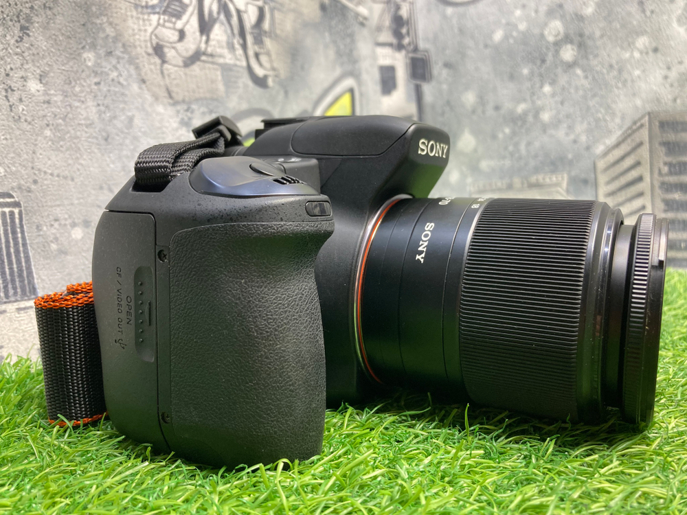 Sony A300 Kit DT 18-70mm 3.5-5.6 Macro