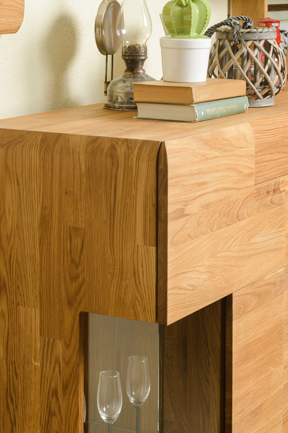 Шкаф с витриной Parma-21 из массива дуба