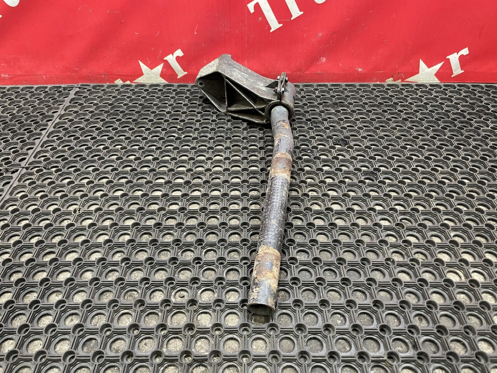 Кронштейн крыла заднего