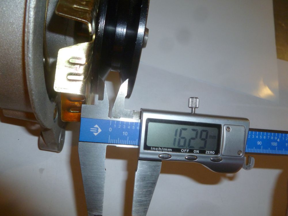 Генератор зарядный Ricardo Y480BD TDК 14 4L (D=84/1A) / Battery charging generator (JF11A)