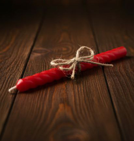 Свеча витая КРАСНАЯ (воск)