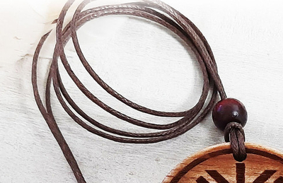 Вощеная нить с бусиной