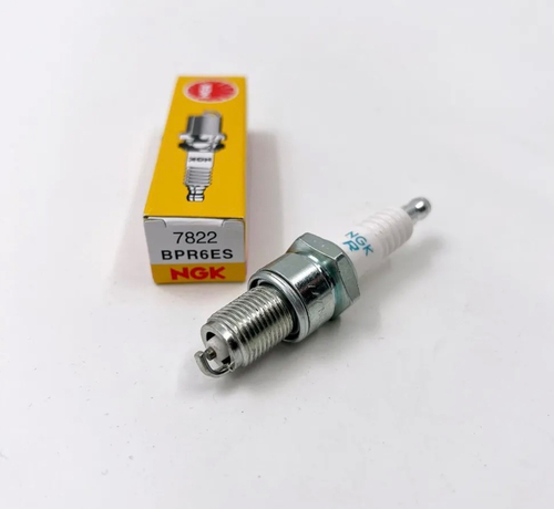 Свеча зажигания NGK BPR6ES (1шт) арт.7822
