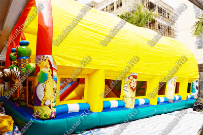 Надувной батут "Зверята с крышей 3" со скалодромом, 11*7*6 м