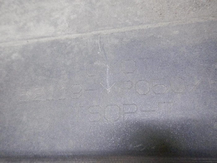 Бампер передний Toyota Hilux 8 (2018-2020)