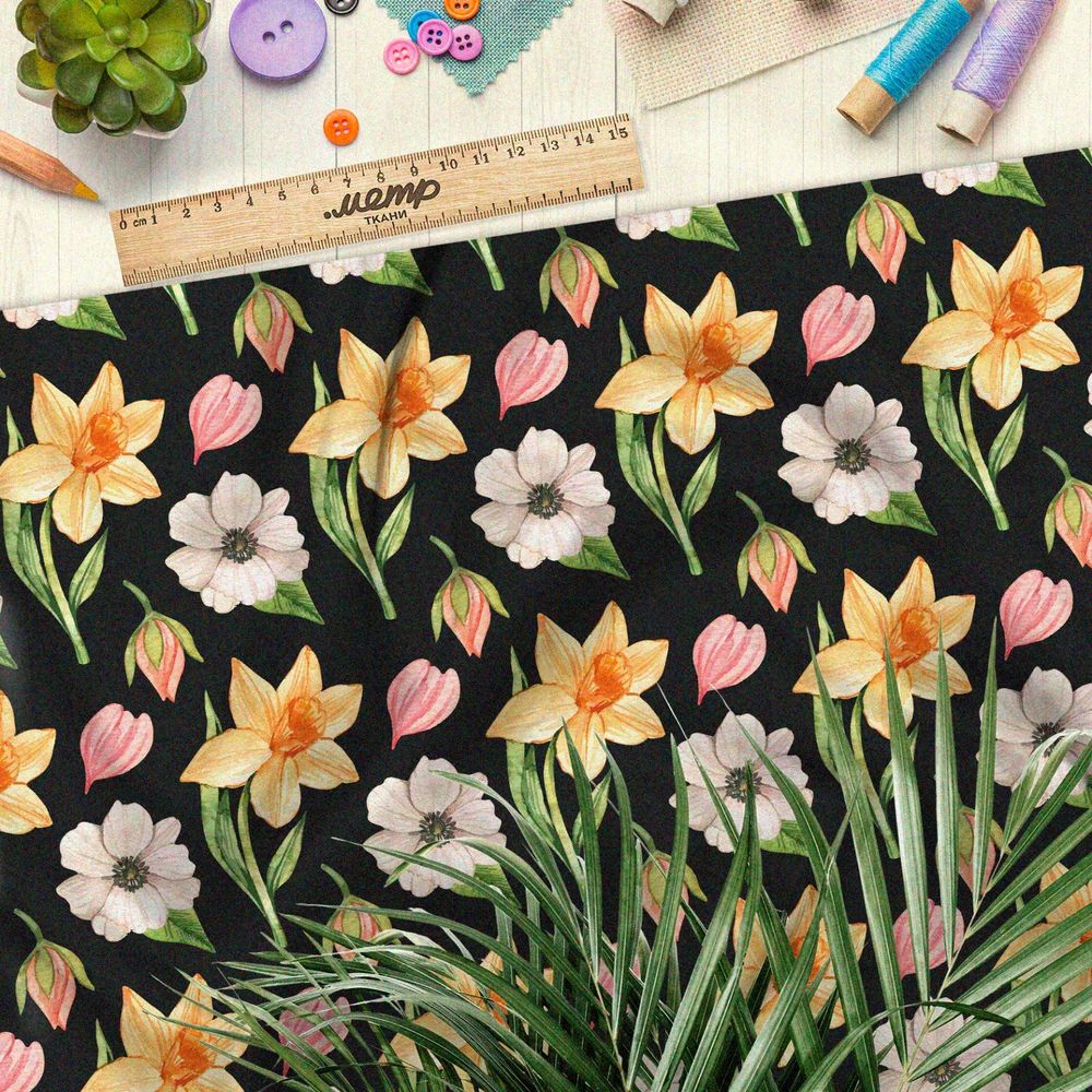 Ткань бифлекс жёлтые нарциссы на чёрном фоне