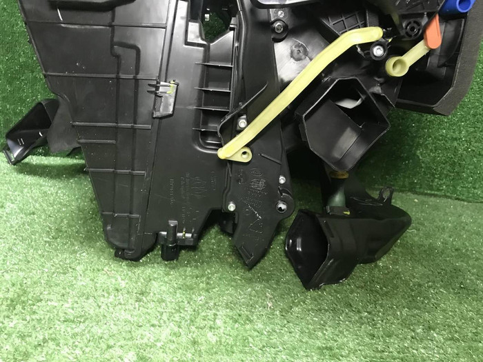 Корпус отопителя LR Discovery Sport (2019-н.в.)