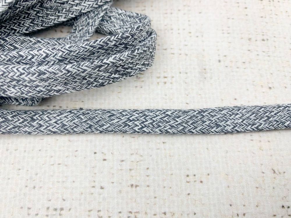 Шнур плоский х/б, ш. 10 мм, классическое плетение, серый меланж