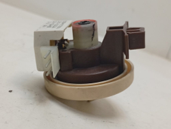 WF8590NMW8 кт51 Датчик уровня воды для стиральной машины Samsung DC96-01703A б/у