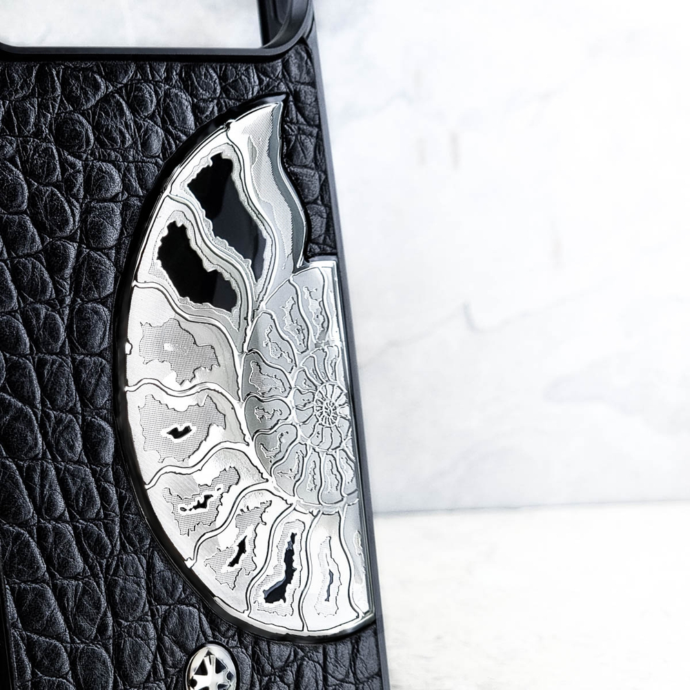 Ювелирный чехол iPhone с аммонитом крокодил - Euphoria HM Premium - натуральная кожа, ювелирный сплав