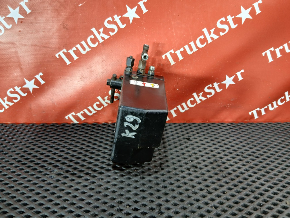 Насос подъема кабины