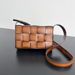 Bottega Veneta Cassette 23 cm
