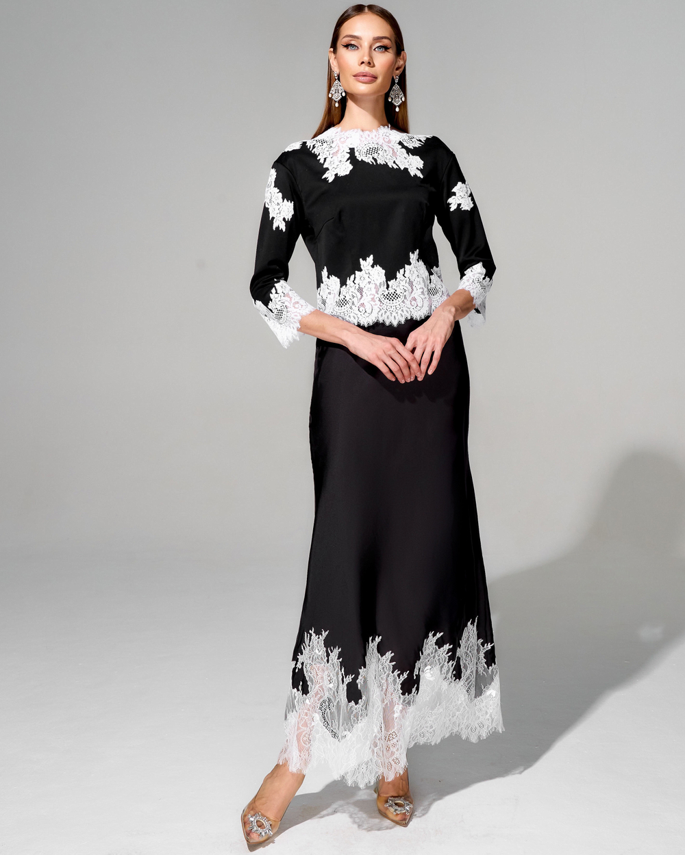 Юбка длины макси с отделкой французским кружевом