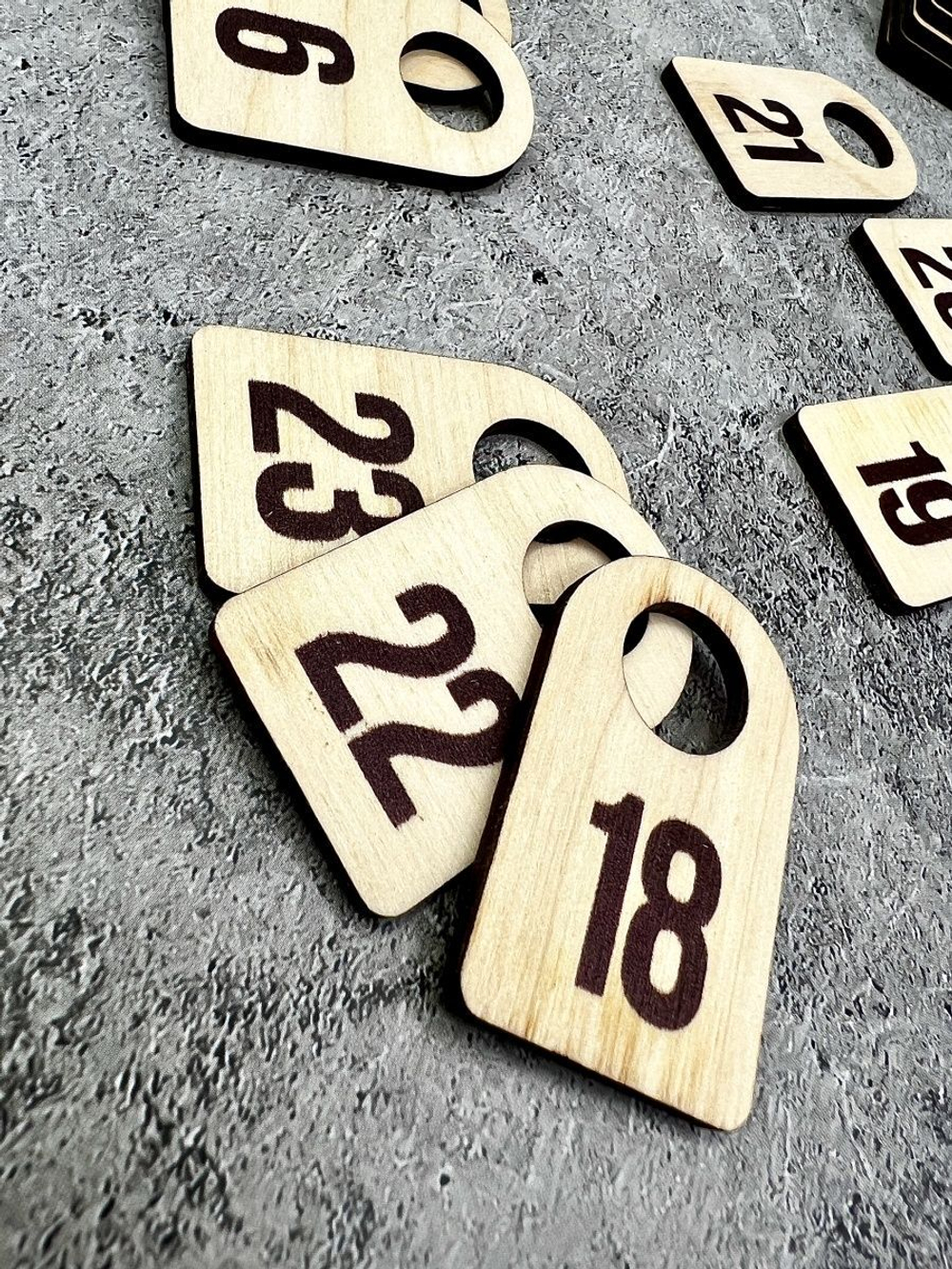 Номерки гардеробные дерево 4х6 см