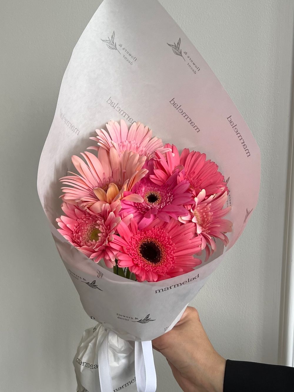 Кулек из гербер в розовом оттенке 7 шт