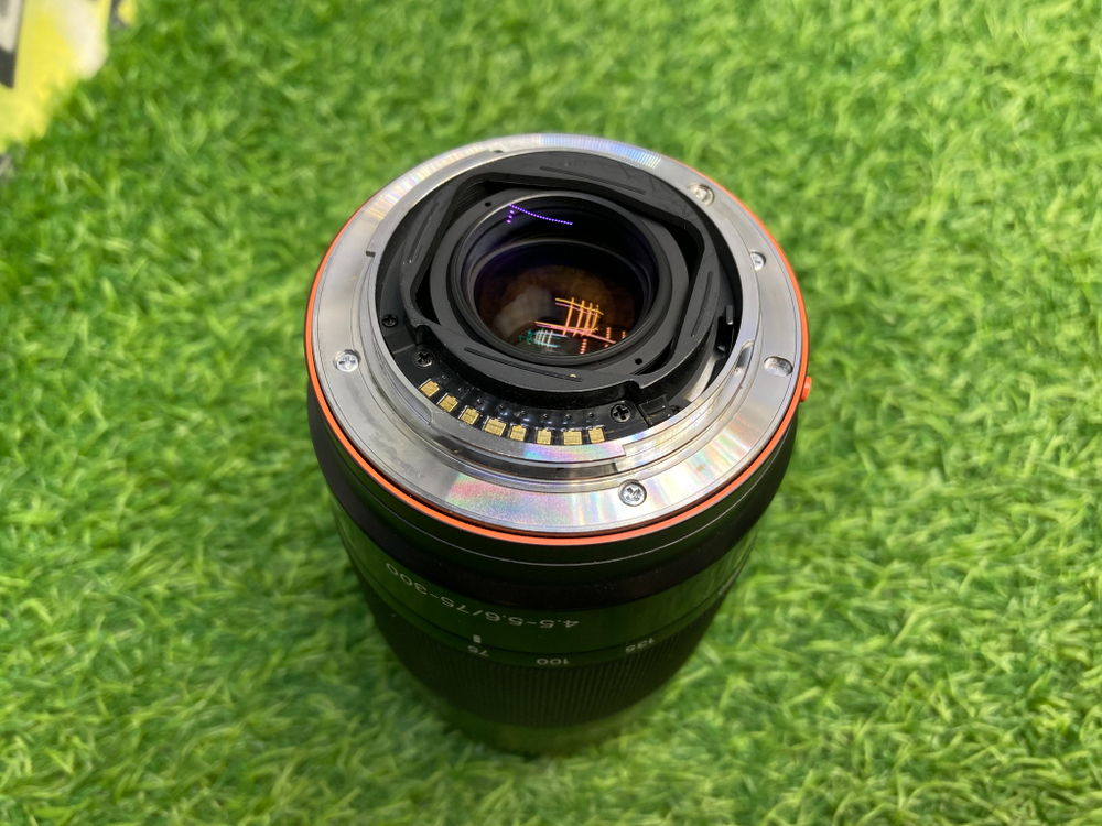 Sony 75-300mm 4.5-5.6 (SAL-75300)