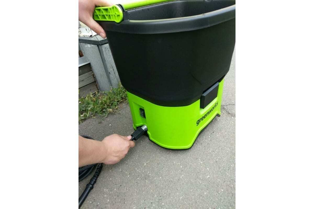 Мойка аккумуляторная 40V Greenworks GDC40 300л/ч 70бар 650Вт 20л без АКБ и ЗУ