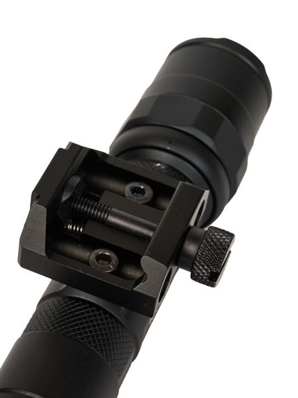 Фонарь подствольный Skywoods Hunter Pro 650 люмен, выносная кнопка, ЛЦУ