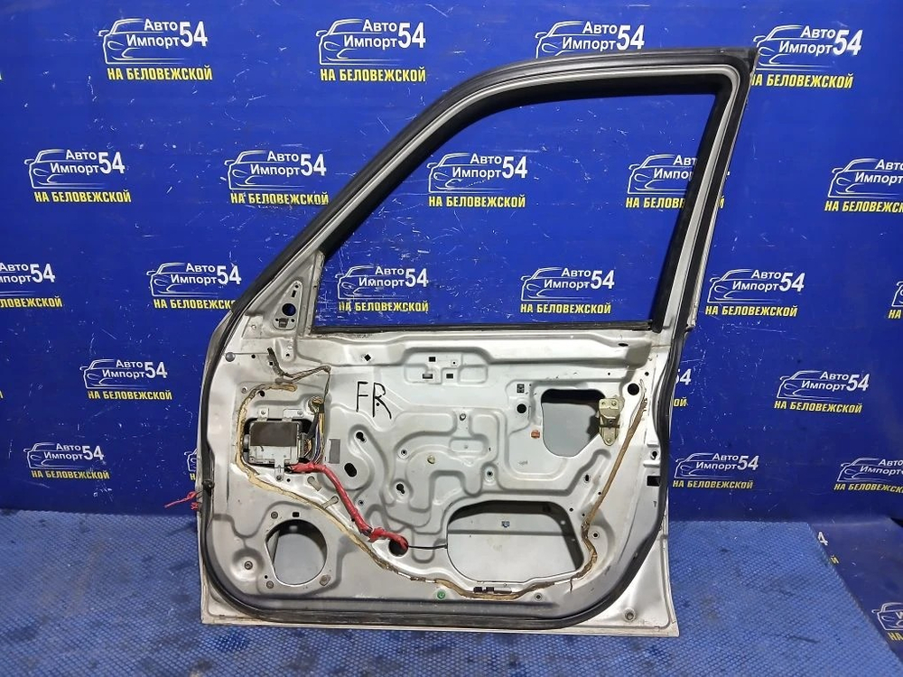 Дверь передняя правая Honda CR-V 1996