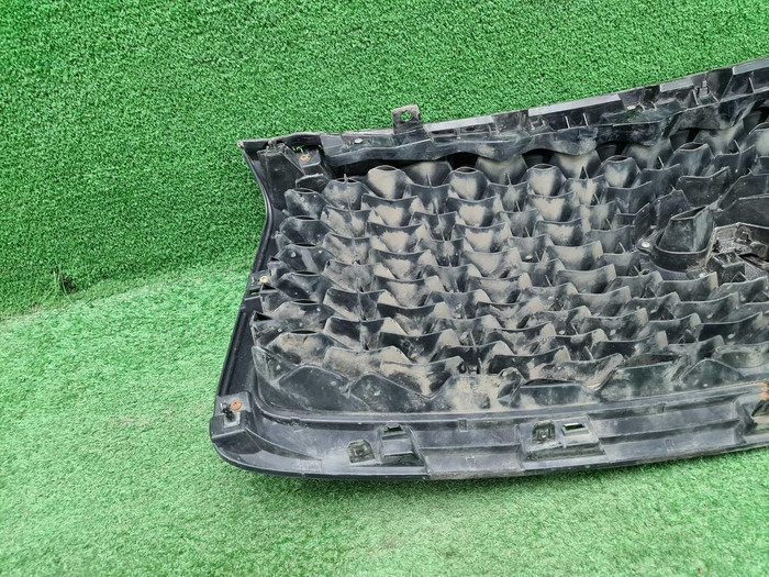 Решетка радиатора Infiniti QX80 (2017-2020)