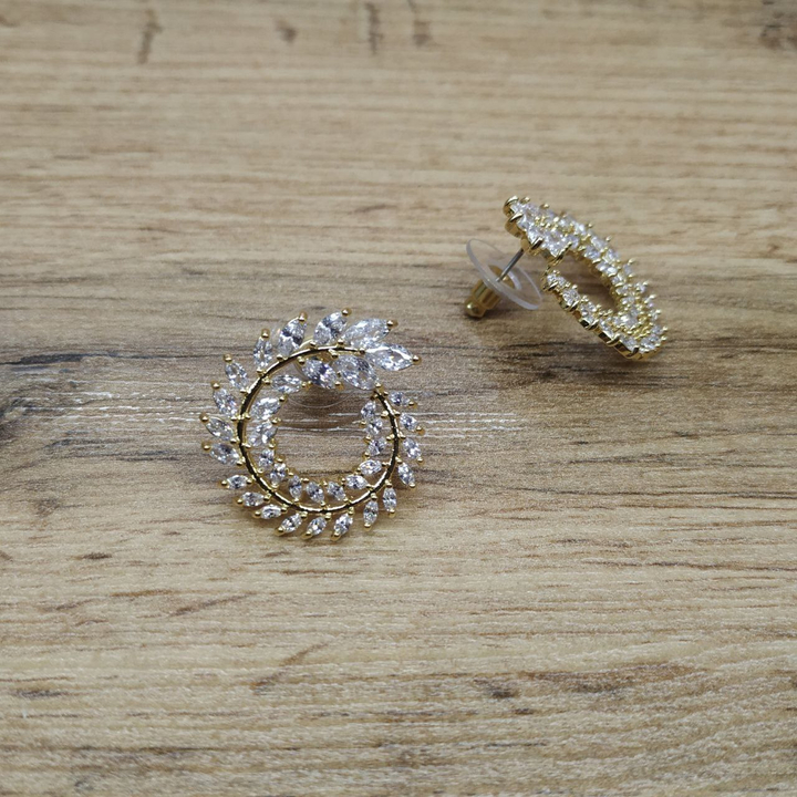 Серьги Zirconium Цветочный венок цвет прозрачный металл золотистый