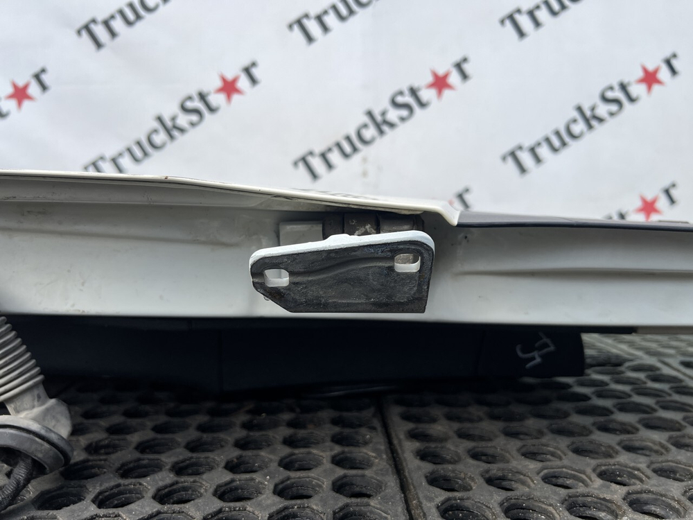 Дверь правая в сборе 2023г