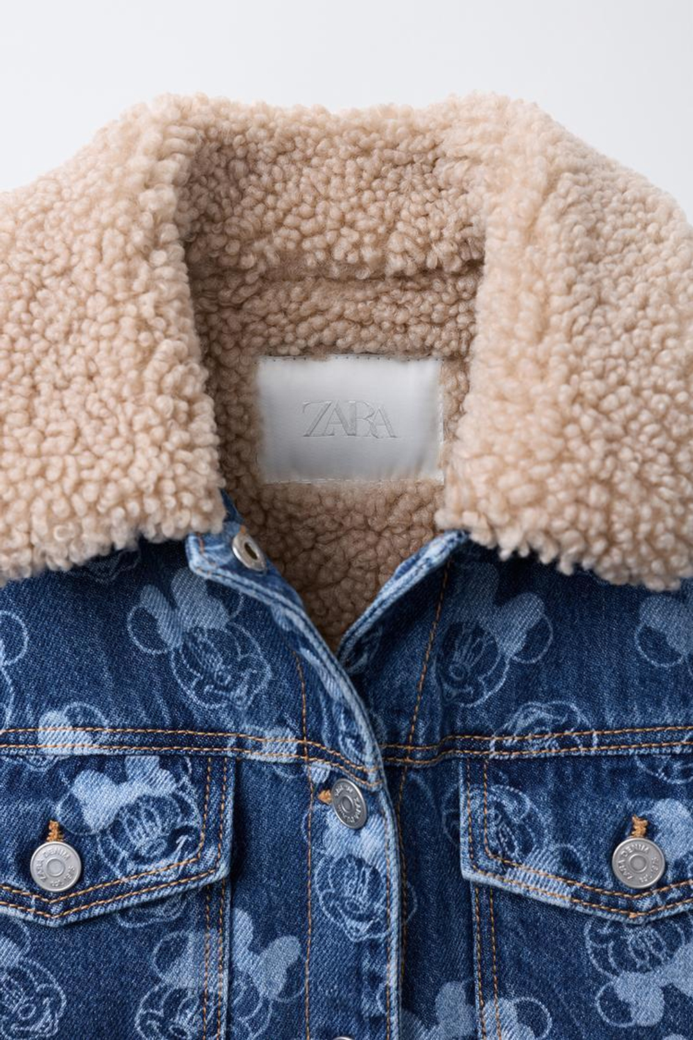 ZARA ДЖИНСОВАЯ КУРТКА С ИСКУССТВЕННОЙ ОВЧИНОЙ MINNIE MOUSE © DISNEY, ВЫЦВЕТШИЙ СИНИЙ