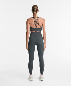 Oysho Спортивный бюстгальтер с бретелями на спине, масляно-синий