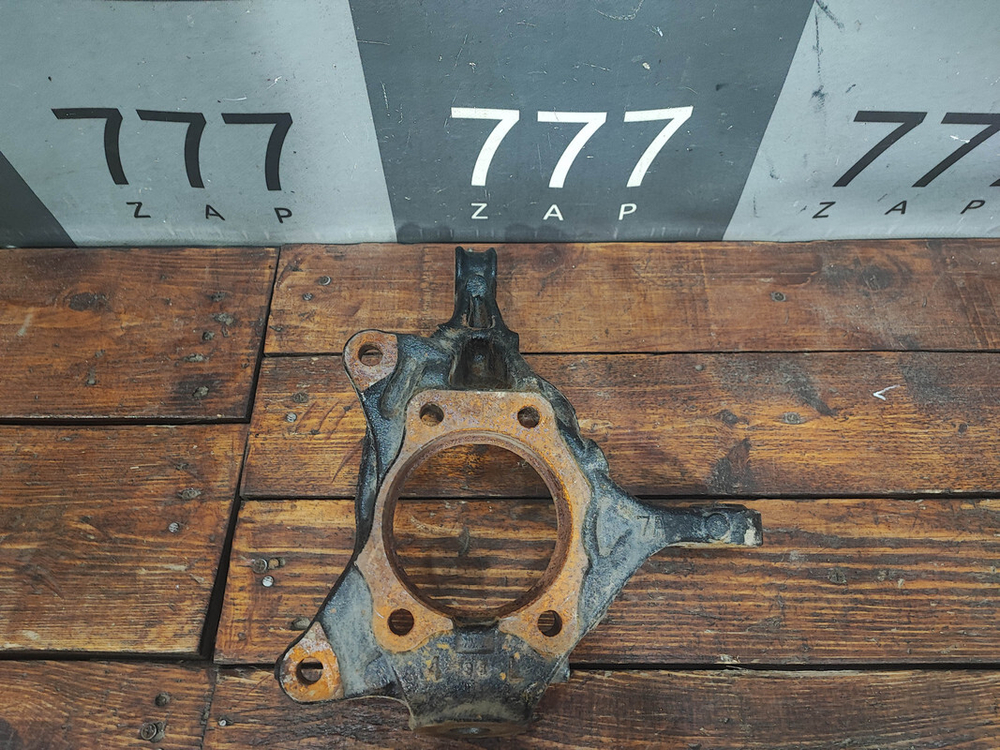 Кулак поворотный левый Toyota Camry (XV70) 17-нв Б/У Оригинал 4321233120