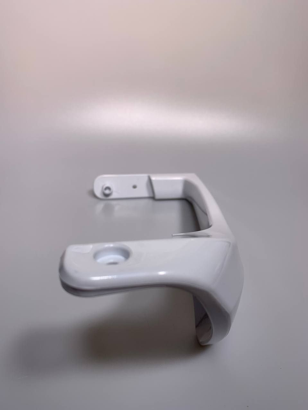 Ручки для холодильника Бирюса изогнутые цвет белый. комплект