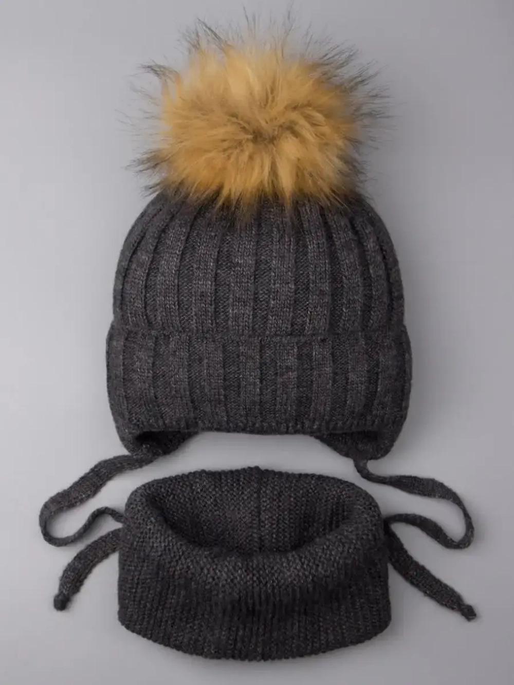 Шапка зимняя детская с помпоном и снуд