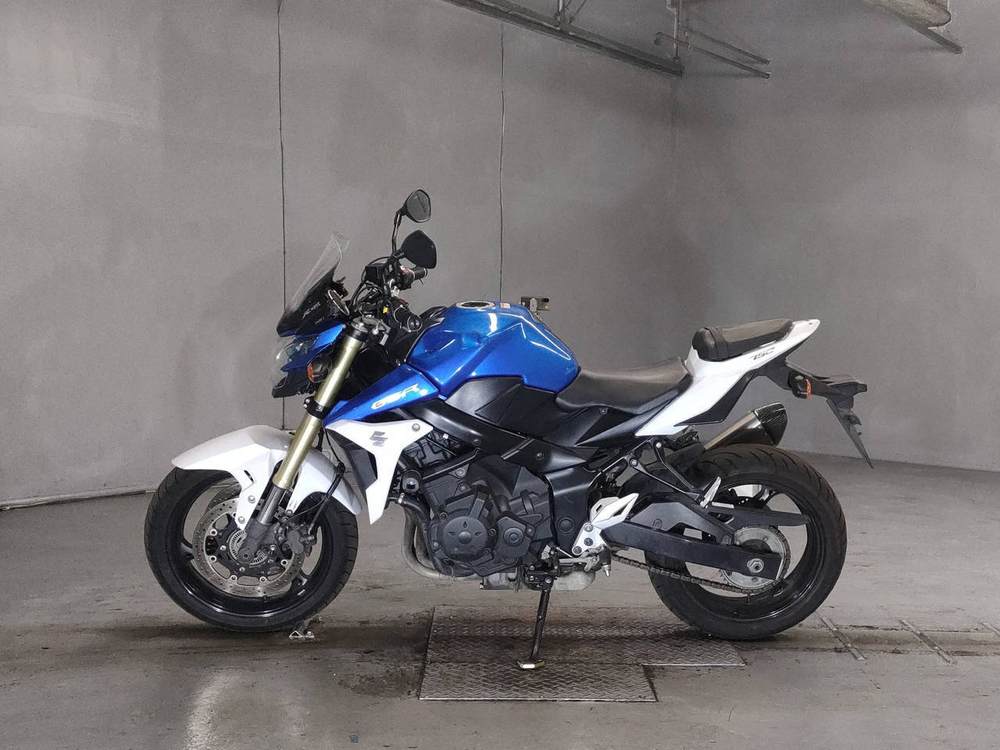 Suzuki GSR750 2013