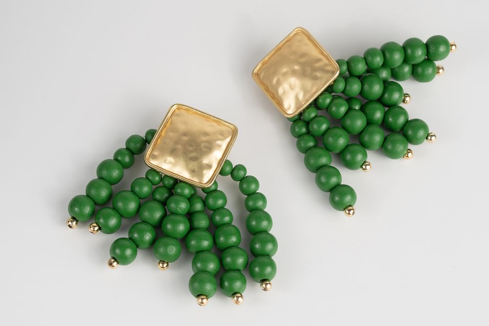 Крупные серьги-пусеты ZARA с деревянными бусинами