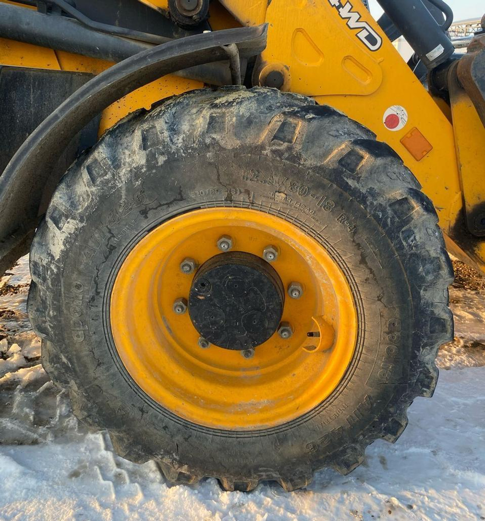 Bull HD-100 Экскаватор-погрузчик HD-100 (Дизельный, 4,4 л, 101 л.с., АТ)