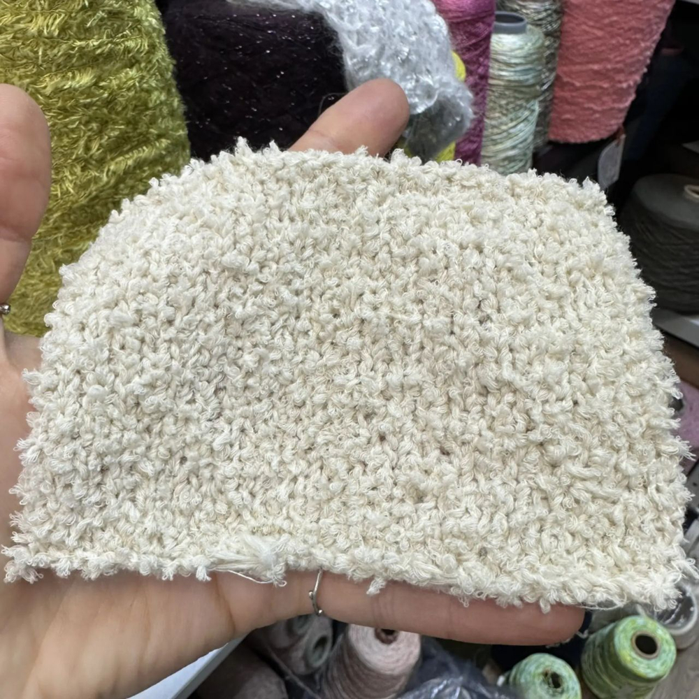 IDOL - Ri.Go; 70% меринос, 30% шелк; Букле; 130м/100гр; col.1665, цвет: розовый