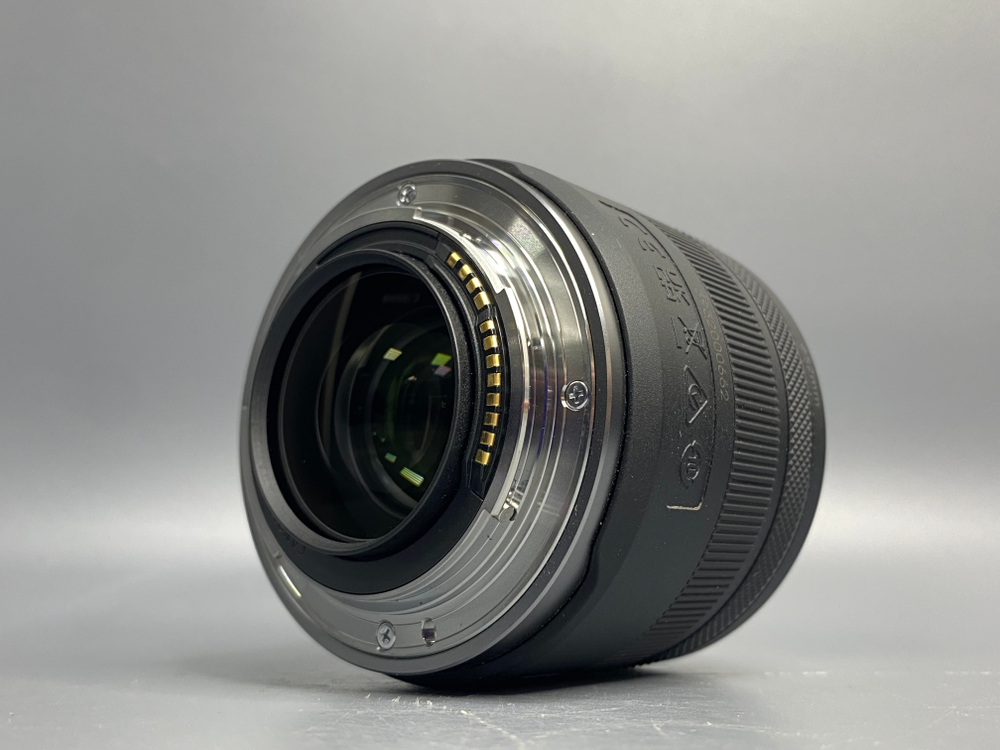 Canon RF 35mm 1.8 Macro IS STM
