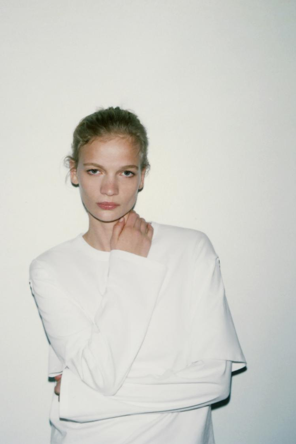 ZARA ФУТБОЛКА С ДВОЙНЫМ ЭФФЕКТОМ И ДЛИННЫМИ РУКАВАМИ, БЕЛЫЙ