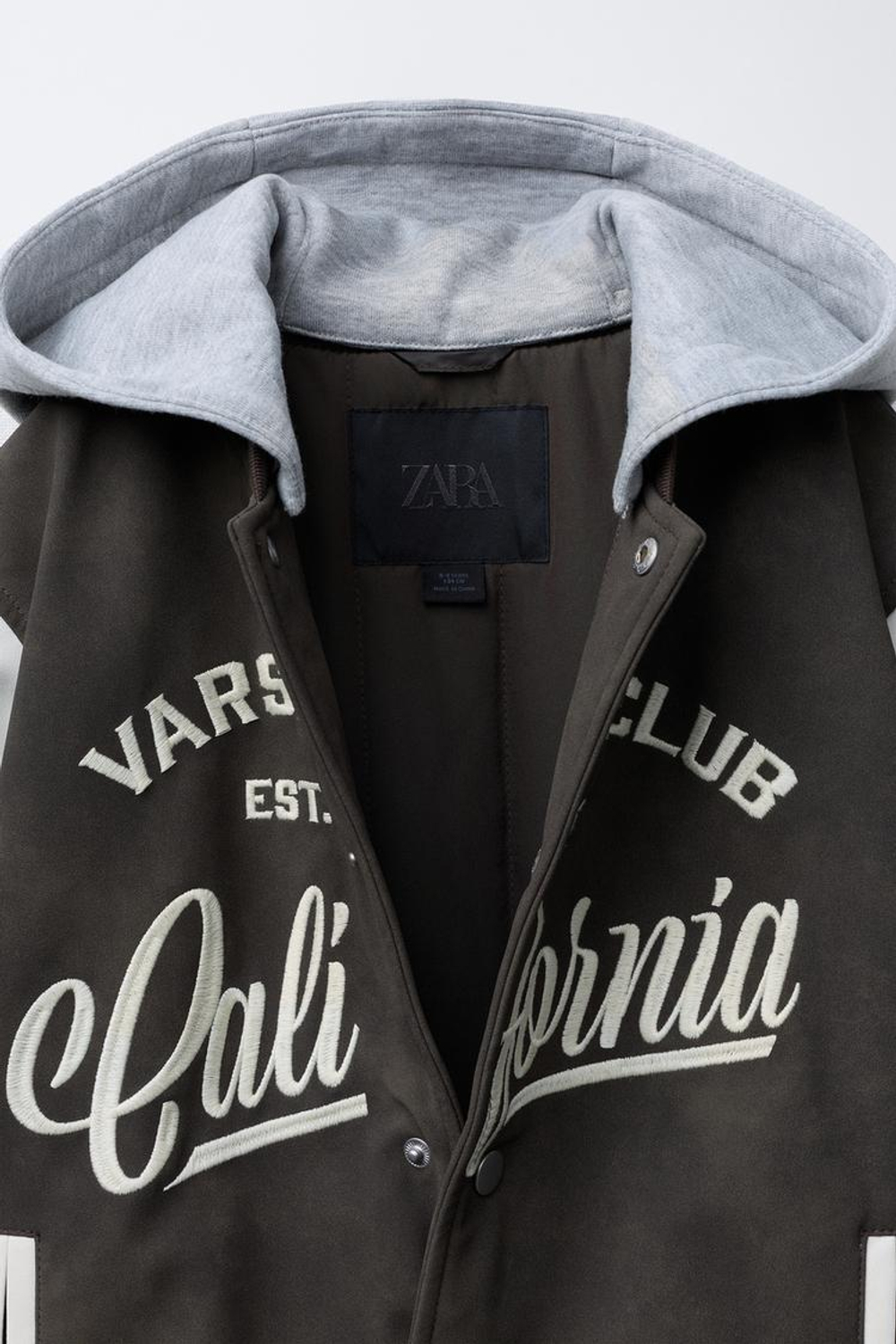 ZARA БОМБЕР С КАПЮШОНОМ И РУКАВАМИ ИЗ ИСКУССТВЕННОЙ КОЖИ, КОРИЧНЕВЫЙ