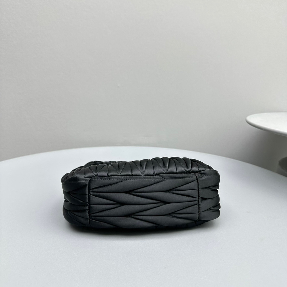 Miu Miu Wander Hobo Bag 20 cm
