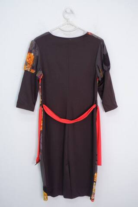 Платье серо-красное с бантом на груди 42 размер