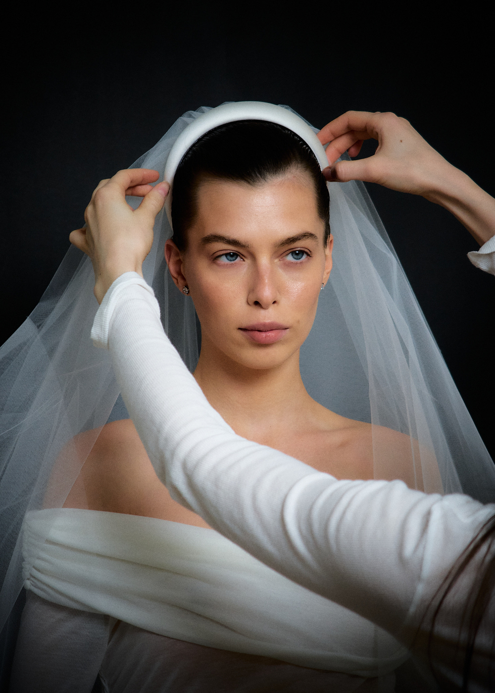 Фата белая на ободке