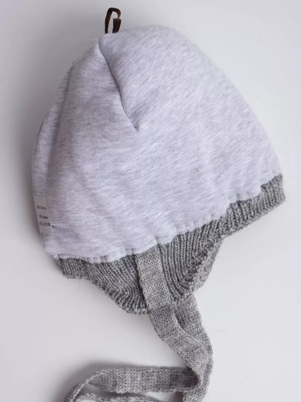 Шапка детская зимняя на завязках с помпоном