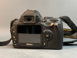 Nikon D40 kit 18-55mm 3.5-5.6G II ED 28.000 кадров