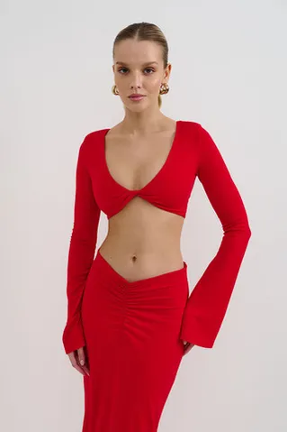 Лонгслив с рукавами клеш из вискозы красного цвета